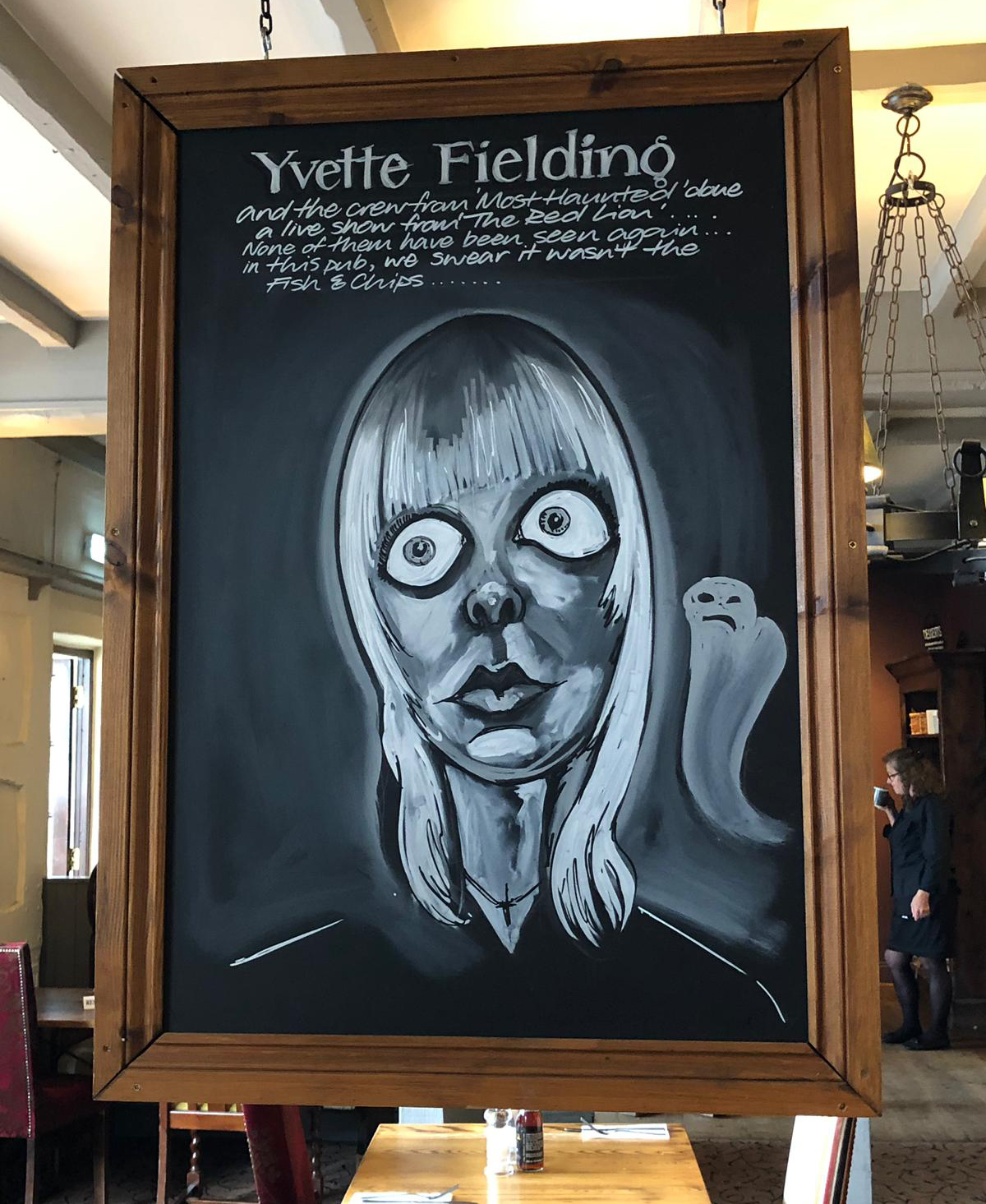 Yvette Fielding At The Red Lion, Avebury