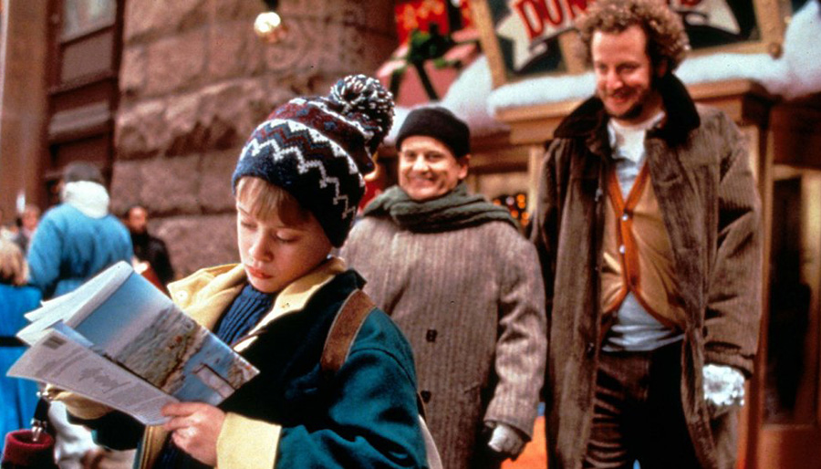 Macaulay Culkin, Joe Pesci, and Daniel Stern in Home Alone 2: Lost in New York
