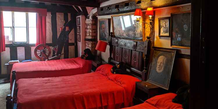 The Bishop's Room - The Ancient Ram Inn, Gloucestershire