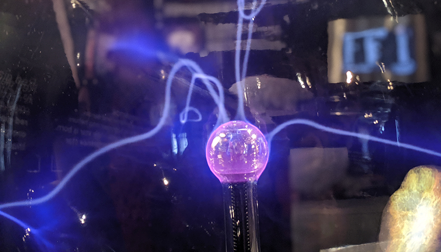Electromagnetic Plasma Ball