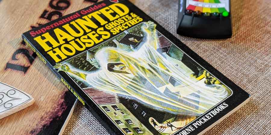 Usborne's Supernatural Guides: Haunted Houses, Ghosts & Spectres