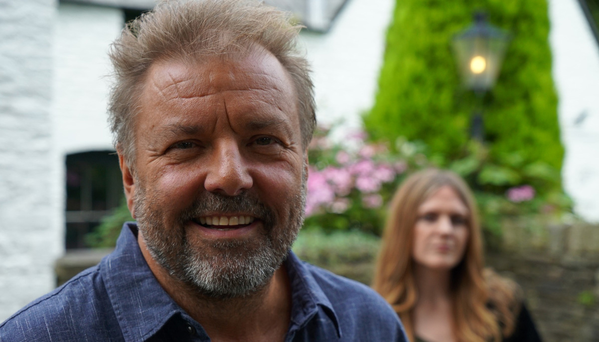 Celebrity Help! My House Is Haunted: Martin Roberts