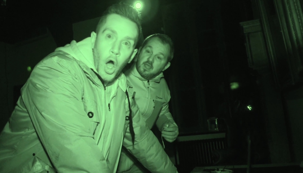 The Haunted Hunts: Cemeteries Of The Dead - 'Samlesbury Hall'
