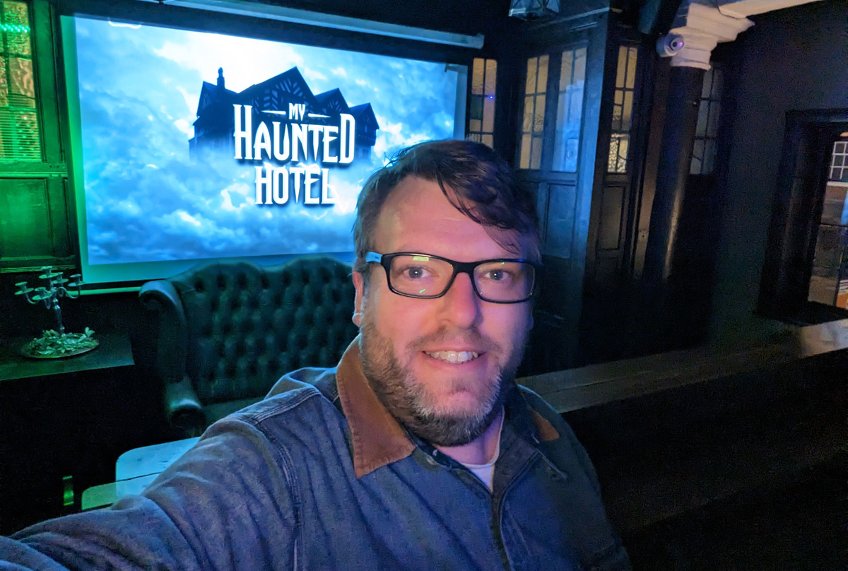 Steve Higgins At My Haunted Hotel