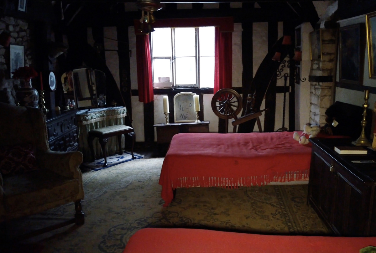 The Ancient Ram Inn - The Bishop's Room