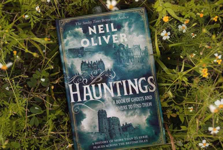 Neil Oliver - Hauntings