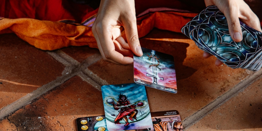 Psychic Medium Tarot Card Reader